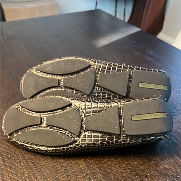 Pre loved Donald Pliner Men's Brown Crocodile Pattern Loafers good condition - Picture 4 of 4